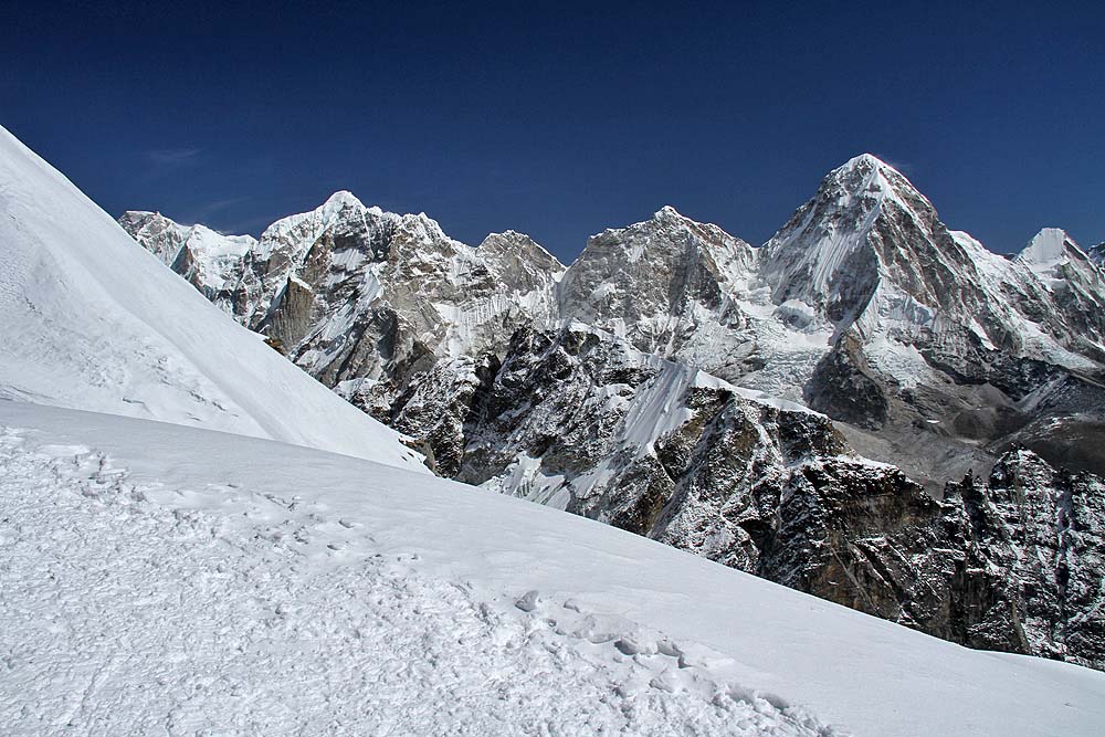 EVEREST LOBUCHE PEAK