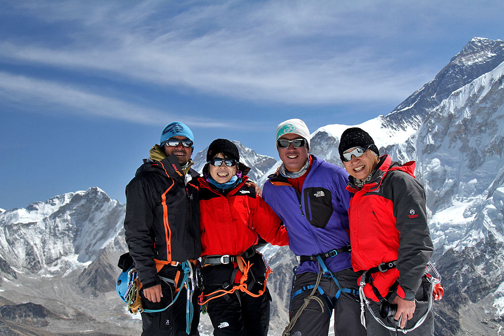 EVEREST LOBUCHE PEAK