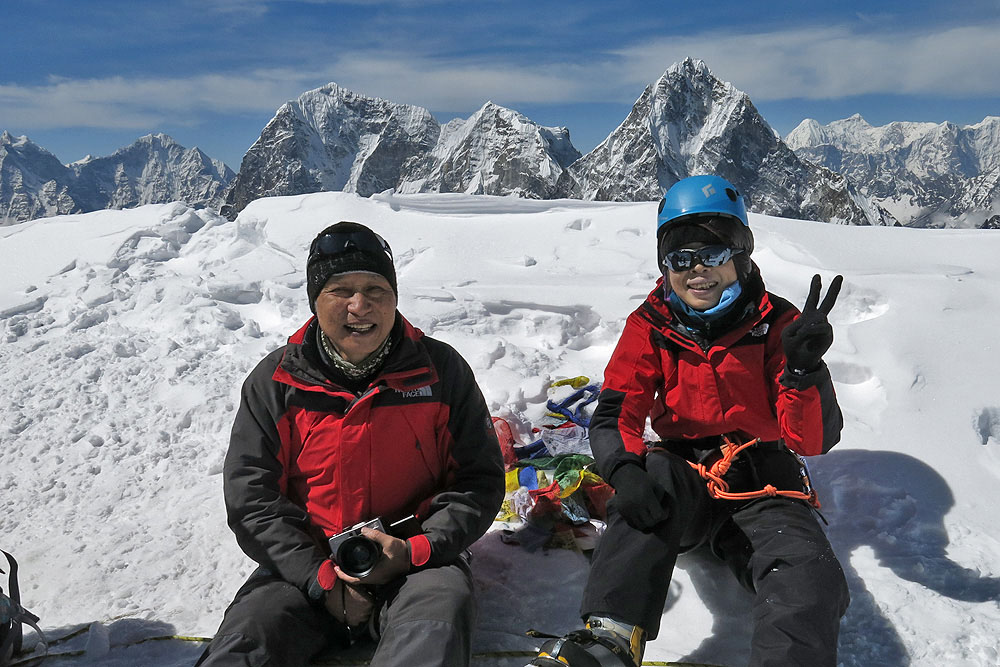 EVEREST LOBUCHE PEAK