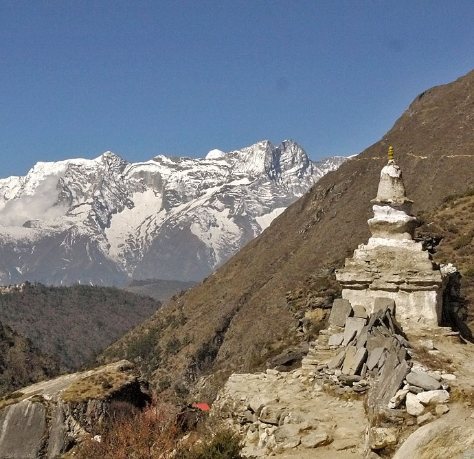 EVEREST LOBUCHE PEAK